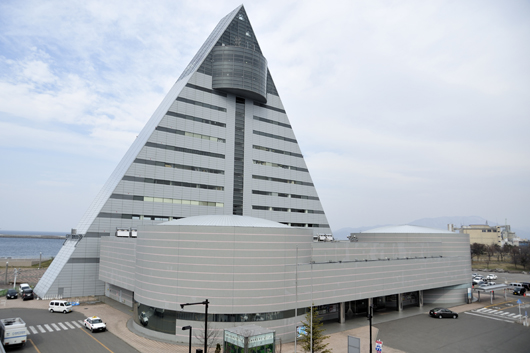 青森県観光物産館アスパム